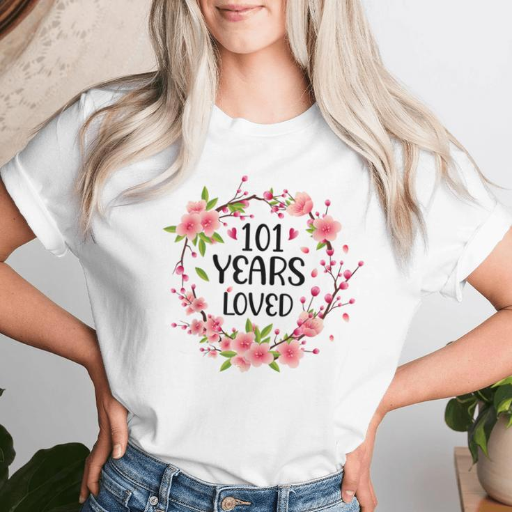 Floral 101 Years Old 101St Birthday 101 Years Loved Women T-shirt Gifts for Her