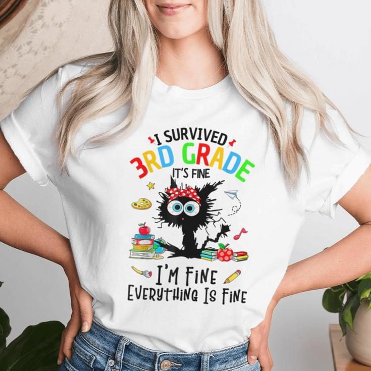 Last Day Of School I Survived 3Rd Grade 3 Grade Women T-shirt Gifts for Her