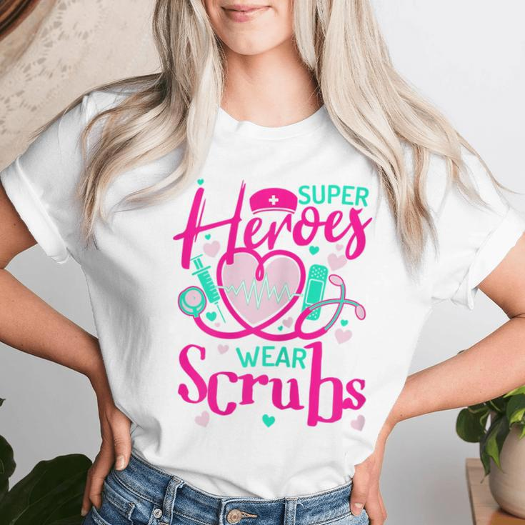 Super Heroes Wear Scrubs Valentine's Day Nursing Nurse Women T-shirt Gifts for Her