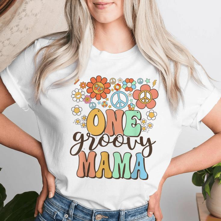 Groovy Mama Retro Mom Birthday Matching Family Party Women T-shirt Gifts for Her