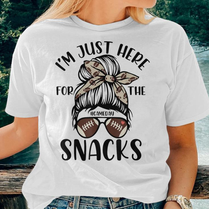 I'm Just Here For The Snacks Messy Bun Football Gameday Fans Women T-shirt Gifts for Her