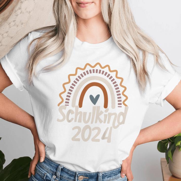 Kinder Schulkind 2024 Boho Regenbogen Einschulung Mädchen T-shirt Frauen Geschenke für Sie