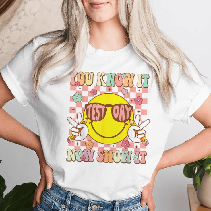 You Know It Now Show It Groovy Test Day Teacher Testing Day Women T-shirt Gifts for Her