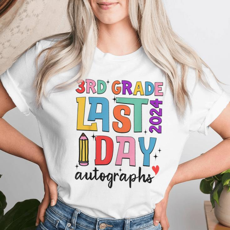 Last Day Autographs 3Rd Grade Teachers Students 2023-2024 Women T-shirt Gifts for Her
