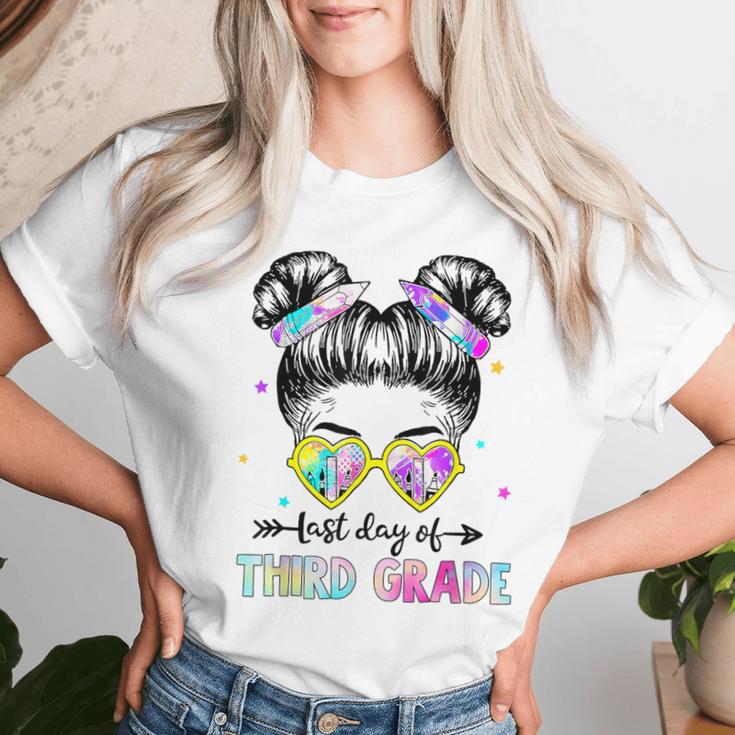 Last Day Of Third Grade Girls Messy Bun Last Day Graduation Women T-shirt Gifts for Her