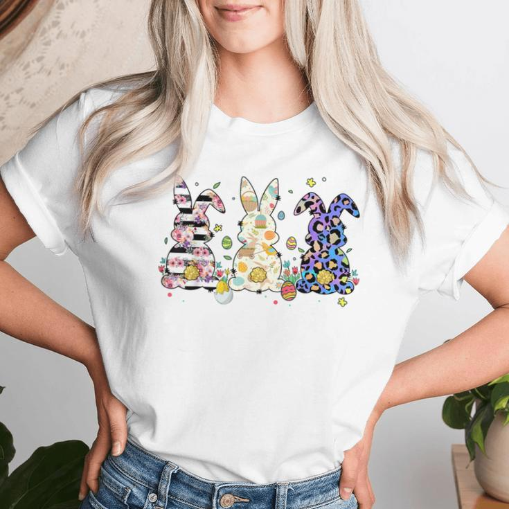 Leopard Easter Rabbit Floral Easter Day 2024 Easter Women T-shirt Gifts for Her