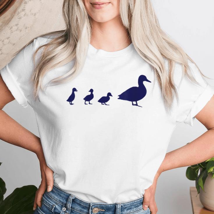 Mama Duck 3 Ducklings Animal Family B Women T-shirt Gifts for Her