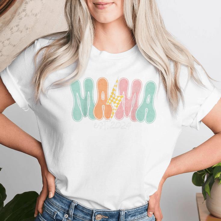 Mama Est 2024 Wird Zur Mama Mom Life Baby Reveal Befördert T-shirt Frauen Geschenke für Sie