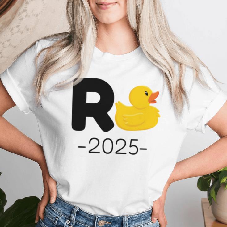 Renten 2025 Ruhestand Pensionär Papa 2025 Ruhestand Mutter T-shirt Frauen Geschenke für Sie