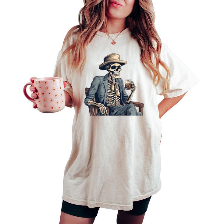 Cowboy Skeleton Drinking Whiskey Western Outlaw Skull Saloon Women's Oversized Comfort T-shirt