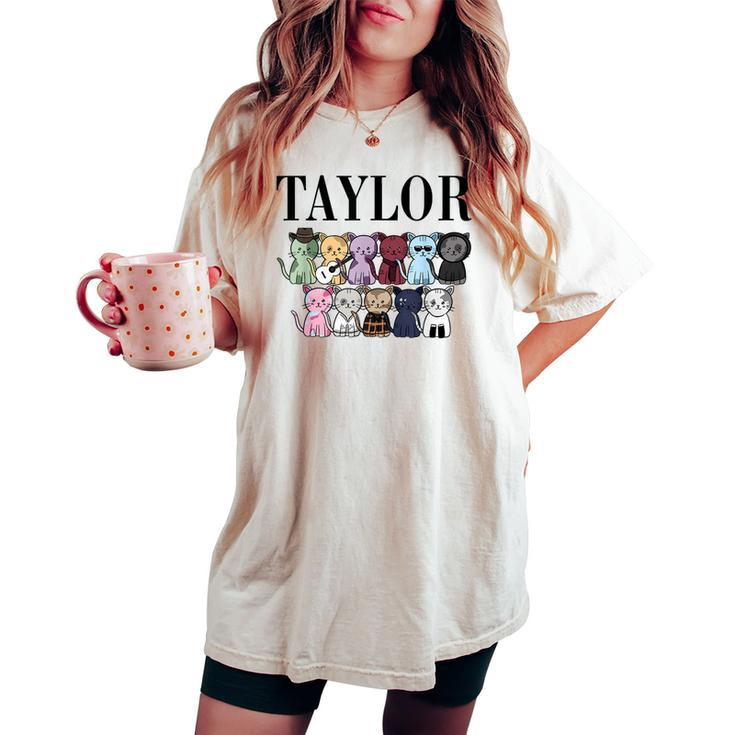 Girl Retro Taylor First Name Personalized Groovy Birthday Women's Oversized Comfort T-shirt