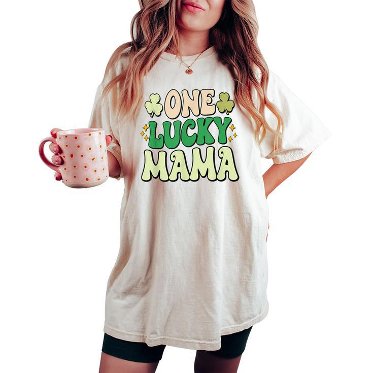 One Lucky Mama Groovy Retro Mama St Patrick's Day Women's Oversized Comfort T-shirt