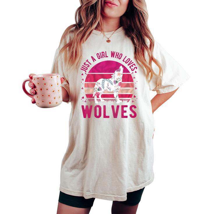 Youth Just A Girl Who Loves Wolves Vintage Retro Women's Oversized Comfort T-shirt