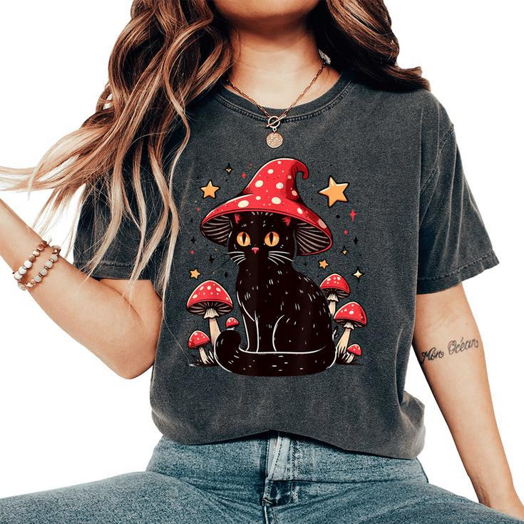 Cute Cottagcore Cat Mushroom Hat Kawaii Vintage Aesthetic Women's Oversized Comfort T-Shirt