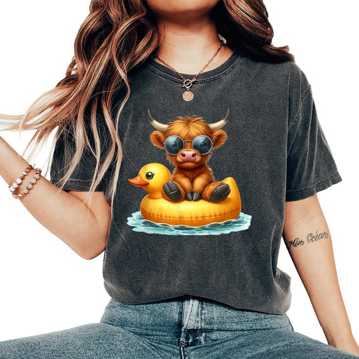 Cute Highland Cow Duck Pool Float Summer Vibes Swimming Women's Oversized Comfort T-Shirt