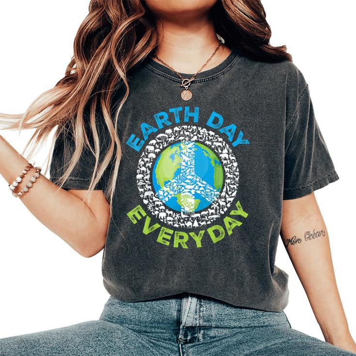 Earth Day Everyday Peace Earth Animals Teacher Women's Oversized Comfort T-Shirt