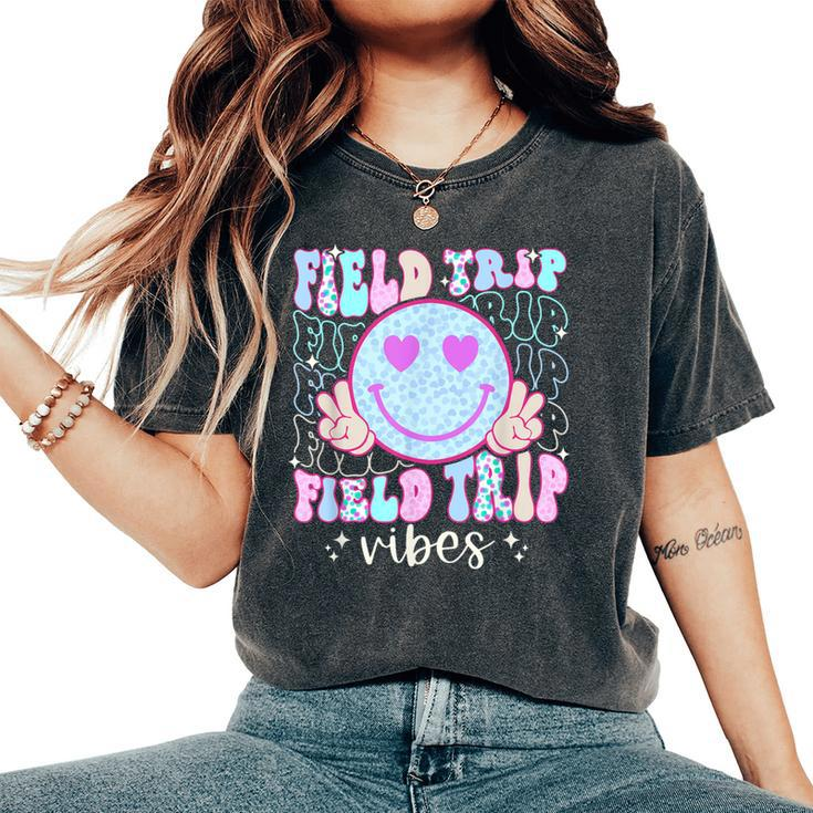 Field Day Field Trip Vibes Fun Day Groovy Teacher Student Women's Oversized Comfort T-Shirt