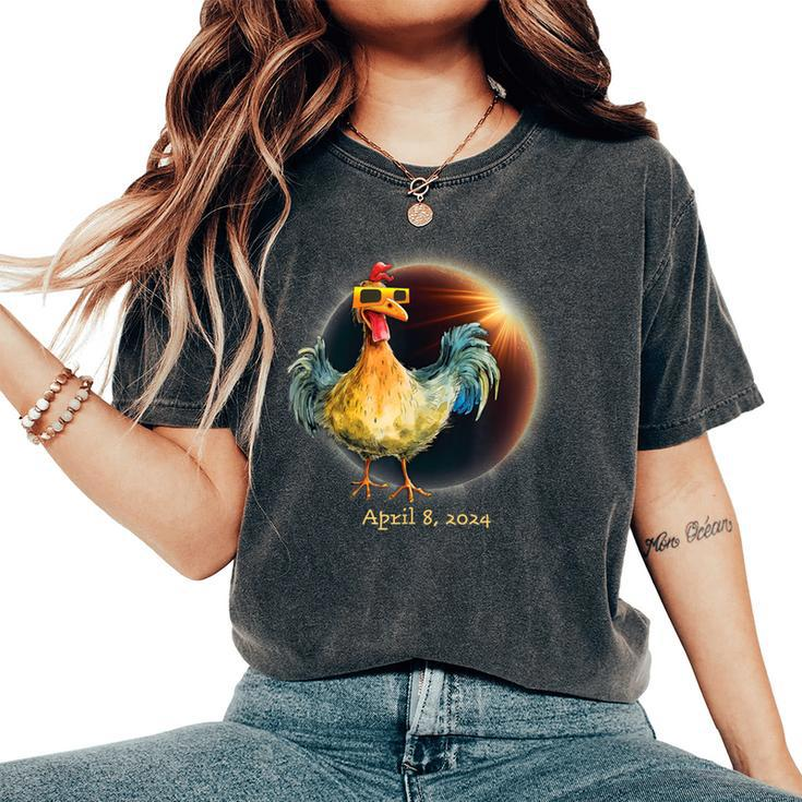 Total Solar Eclipse Chicken Wearing Eclipse Glasses Women's Oversized Comfort T-Shirt