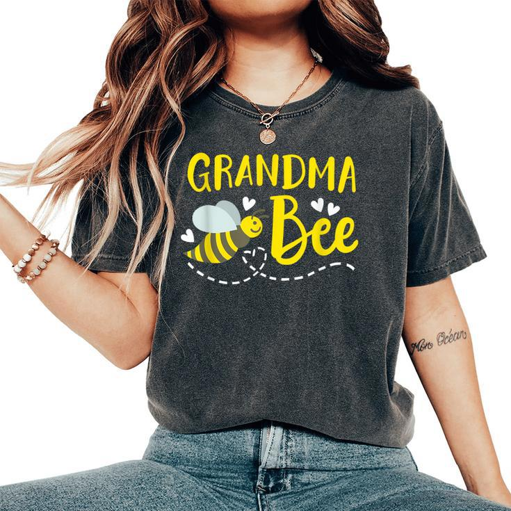 Grandma Bee Cute Beekeeping Birthday Party Matching Family Women's Oversized Comfort T-Shirt
