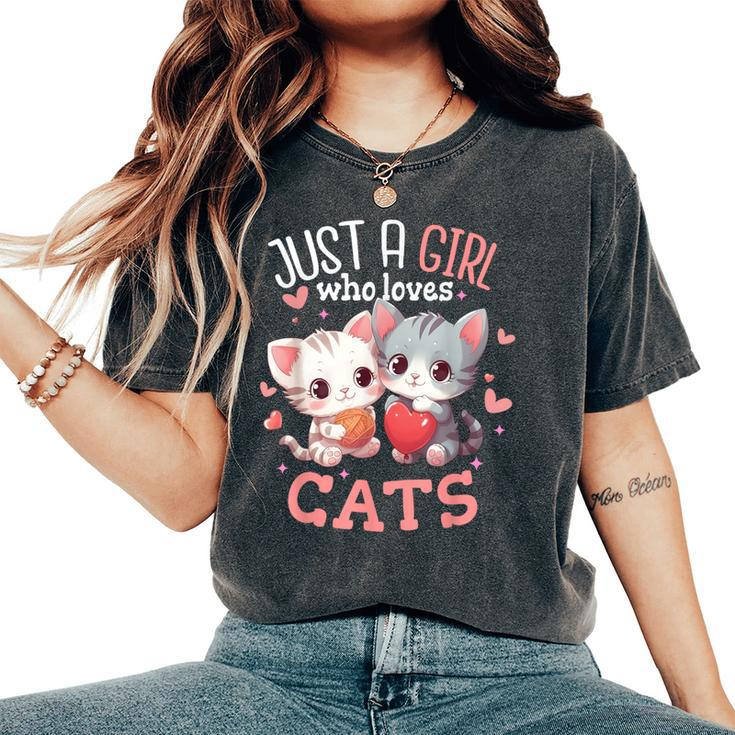 Just A Girl Who Loves Cats Cute Cat Lover Women's Oversized Comfort T-Shirt