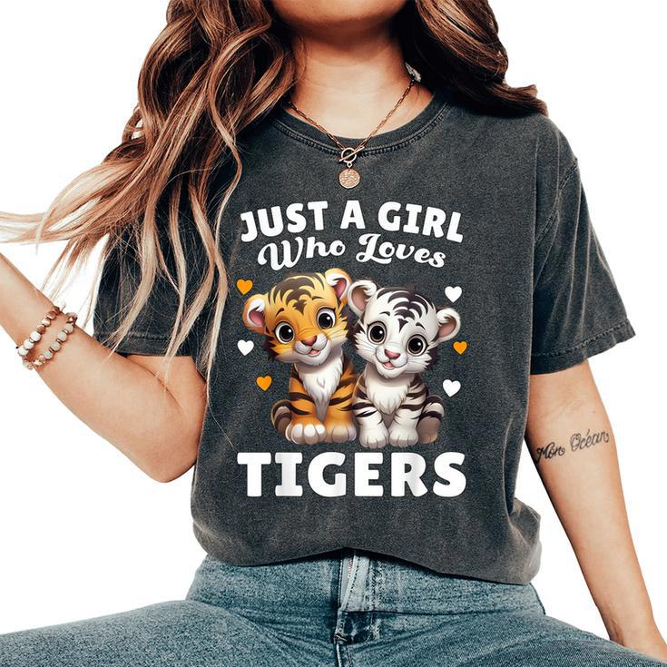 Just A Girl Who Loves Tigers Cute Baby Tigers & Hearts Women's Oversized Comfort T-Shirt