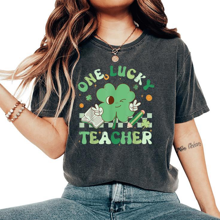 One Lucky Teacher Groovy Retro Teacher St Patrick's Day Women's Oversized Comfort T-Shirt