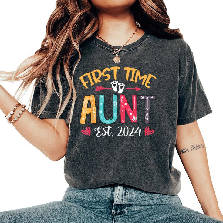 Promoted To Auntie Est 2024 Cute First Time Aunt Women's Oversized Comfort T-Shirt