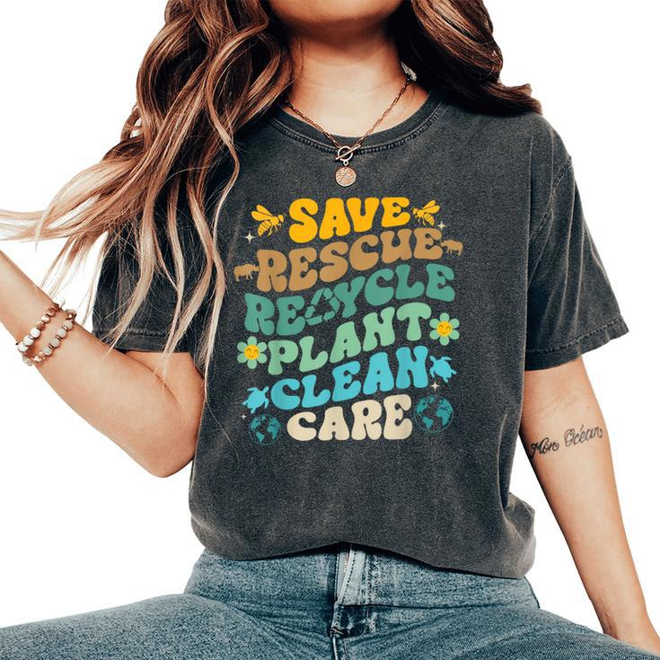 Retro Groovy Save Bees Rescue Animals Recycle Fun Earth Day Women's Oversized Comfort T-Shirt
