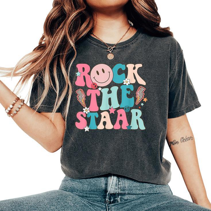 Rock The Staar Test Te Day Retro Groovy Teacher Stars Women's Oversized Comfort T-Shirt