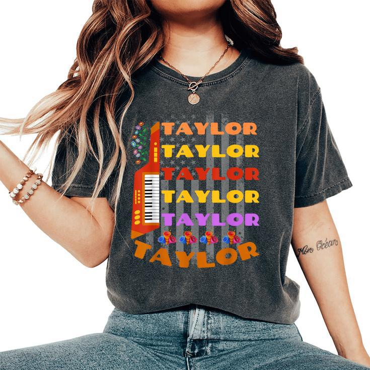 Taylor First Name I Love Taylor Girl Groovy 70'S Vintage Women's Oversized Comfort T-Shirt