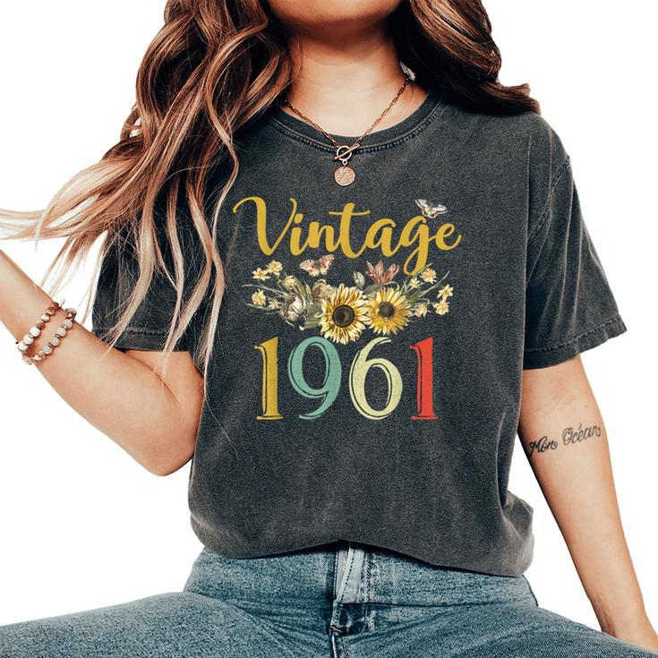 Vintage 1961 Sunflower 63Rd Birthday Awesome Since 1961 Women's Oversized Comfort T-Shirt