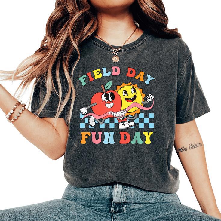 Field Day Fun Day Groovy Retro Field Trip Student Teacher Women's Oversized Comfort T-Shirt