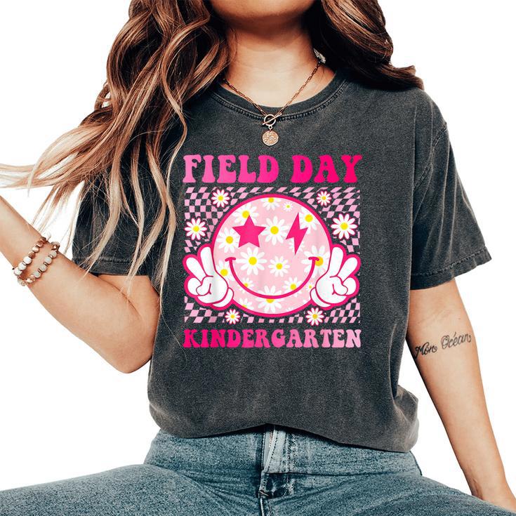 Field Day Kindergarten Field Trip Fun Day Teacher Student Women's Oversized Comfort T-Shirt