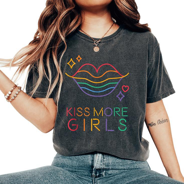 Kiss More Girls Lgbt Cute Lesbian Vintage Lips Pride Month Women's Oversized Comfort T-Shirt
