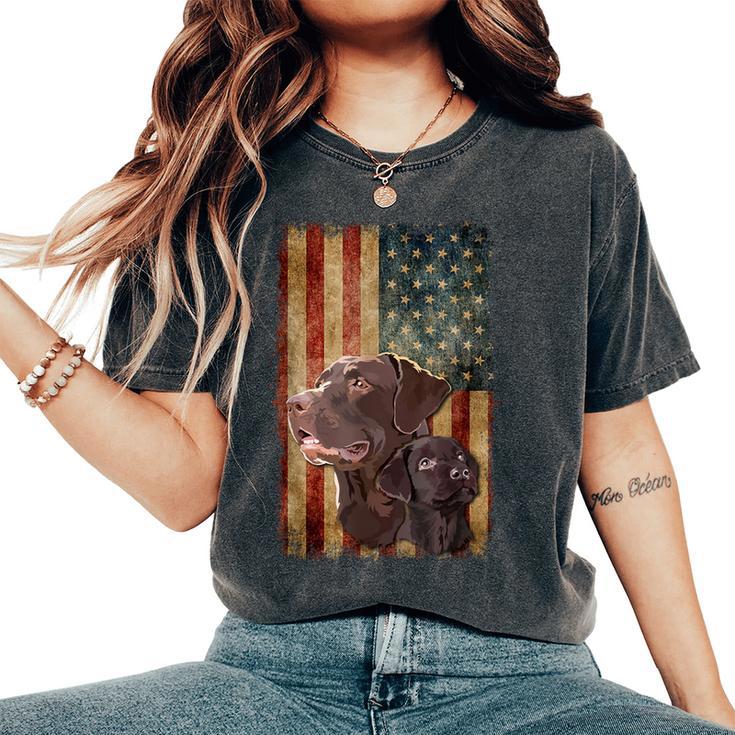 Retro Chocolate Lab With Usa Flag Chocolate Lab Dad Mom Women's Oversized Comfort T-Shirt