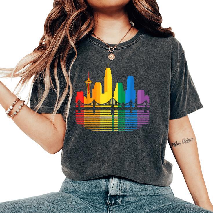 Retro Oakland Skyline Rainbow Lgbt Lesbian Gay Pride Women's Oversized Comfort T-Shirt