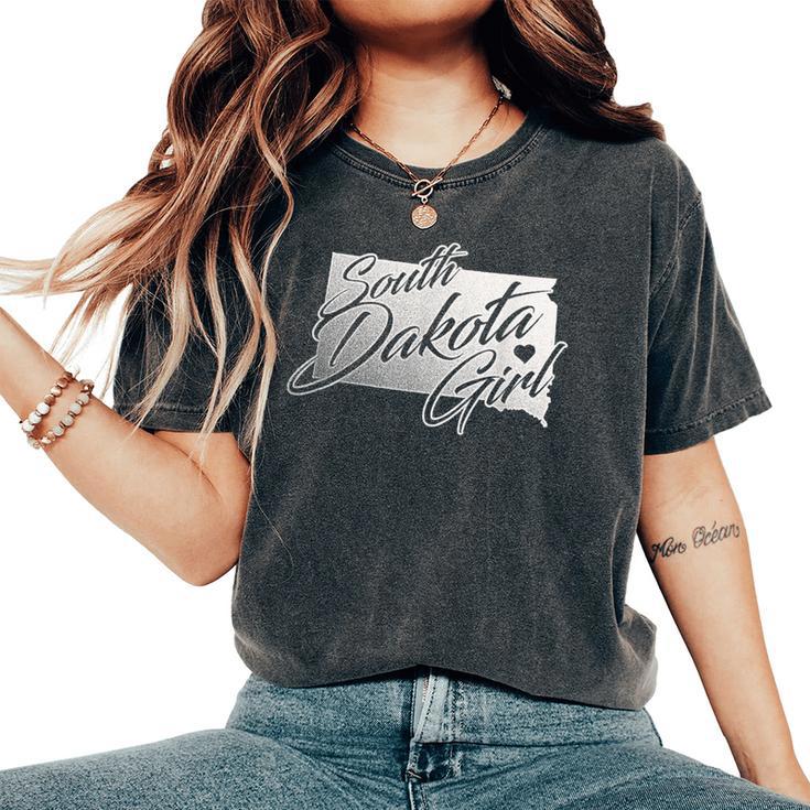 South Dakota Girl Vintage Distressed State Outline Women's Women's Oversized Comfort T-Shirt