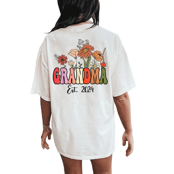 Flowers Groovy Retro Grandma Est 2024 Grandma To Be Women's Oversized Comfort T-Shirt Back Print