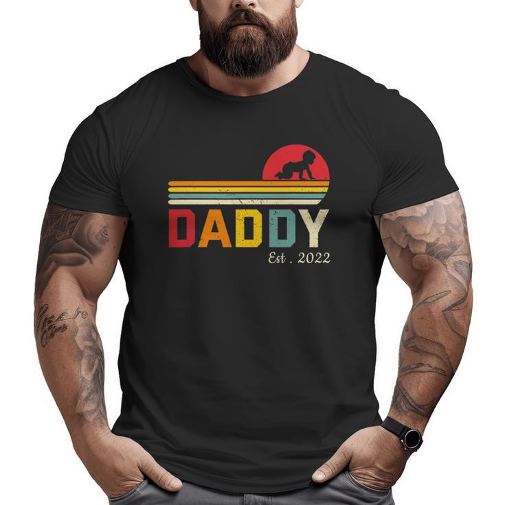 Dad Est 2022 First Time Father New Dad Expecting Daddy 2022 Ver2 Big and Tall Men T-shirt