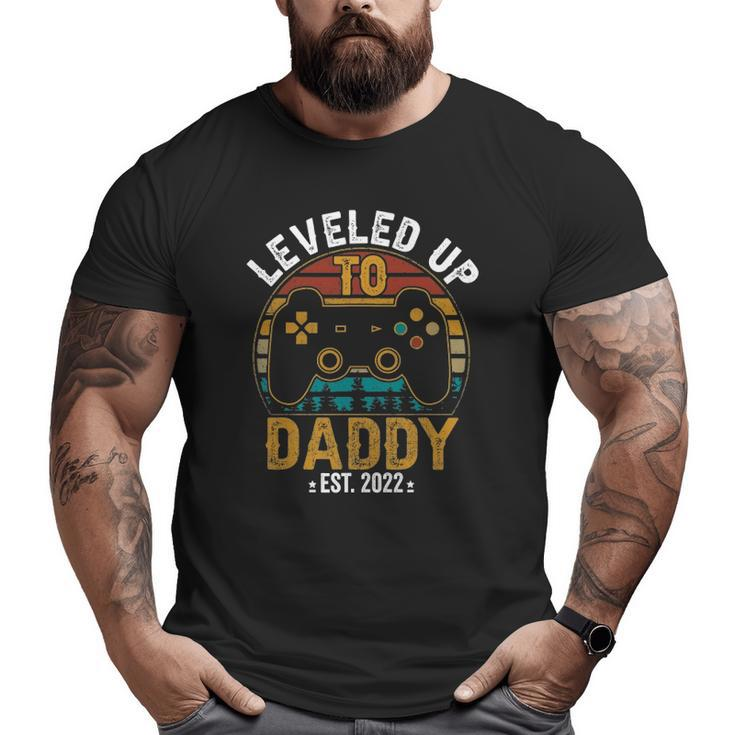 I Leveled Up To Daddy 2022 Soon To Be Dad 2022 Gamer Big and Tall Men T-shirt