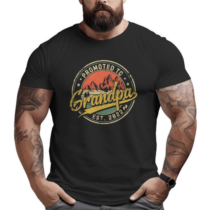 Mens Promoted To Grandpa Est 2022 Retro New Grandpa First Grandpa Big and Tall Men T-shirt