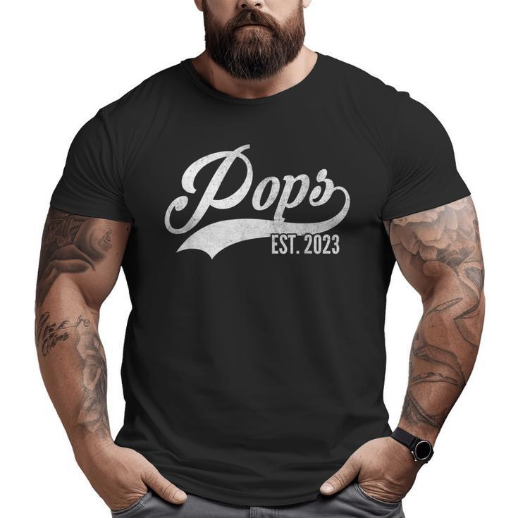 Mens Vintage Pops Est 2023 First Time Grandpa Fathers Day  Big and Tall Men T-shirt