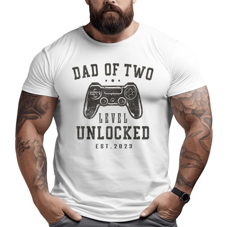 Mens Dad Of Two Level Unlocked 2023 Promoted To Daddy Again Big and Tall Men T-shirt