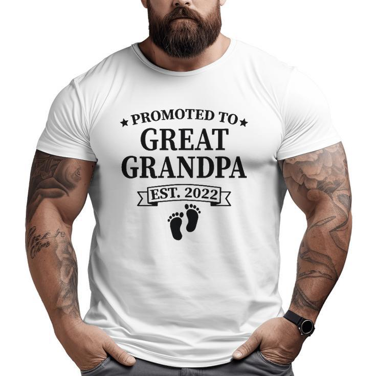 Mens Promoted To Great Grandpa Est 2022 Baby Announcement Big and Tall Men T-shirt