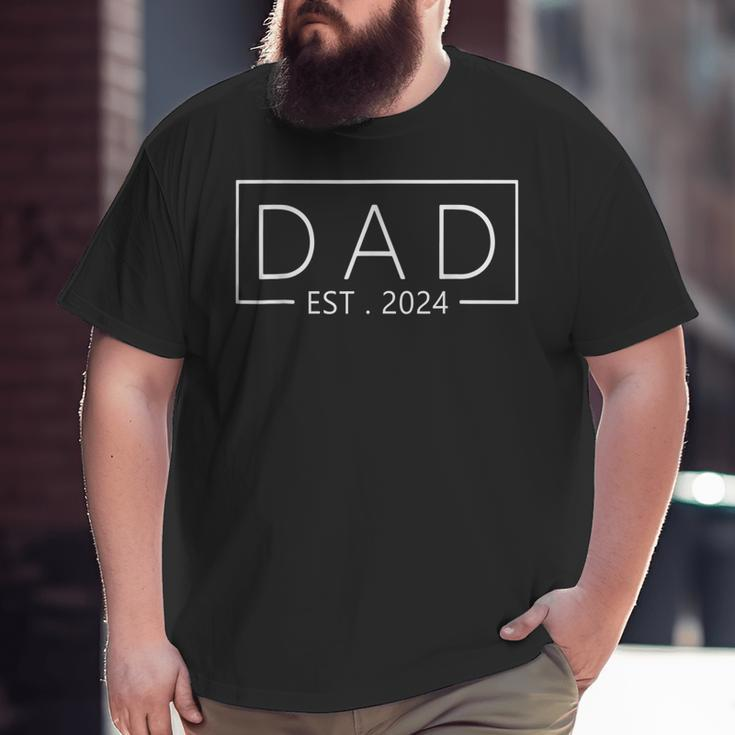 Promoted To Dad 2024 New Dad Father's Day Baby Daddy Big and Tall Men T-shirt
