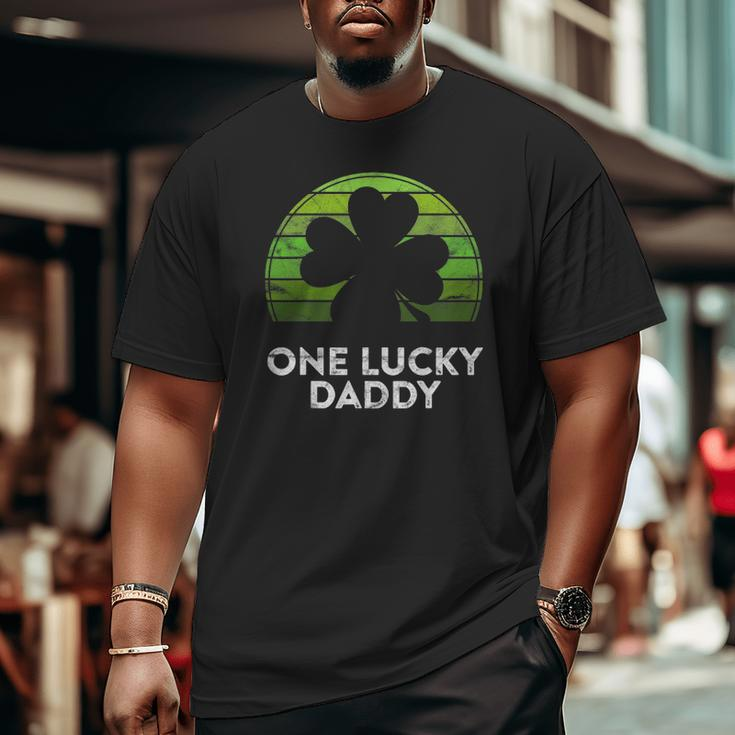 Mens One Lucky Daddy Shamrock Sunset Irish St Patrick's Day Big and Tall Men T-shirt