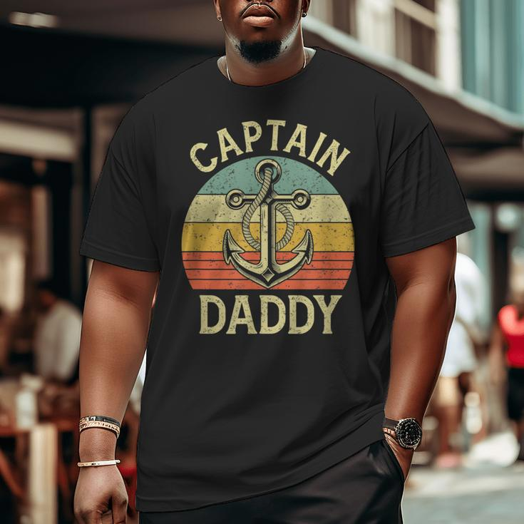 Vintage Captain Daddy Boat Pontoon Dad Fishing Sailor Anchor Big and Tall Men T-shirt