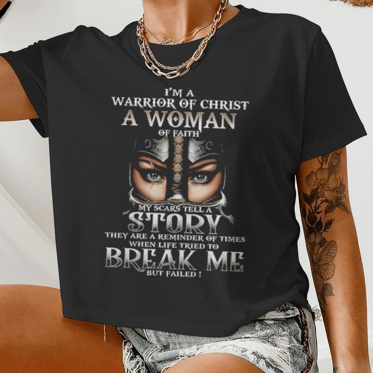 August Girl I'm A Warrior Of Christ A Woman Of Faith My Scars Tell A Story Women Cropped T-shirt