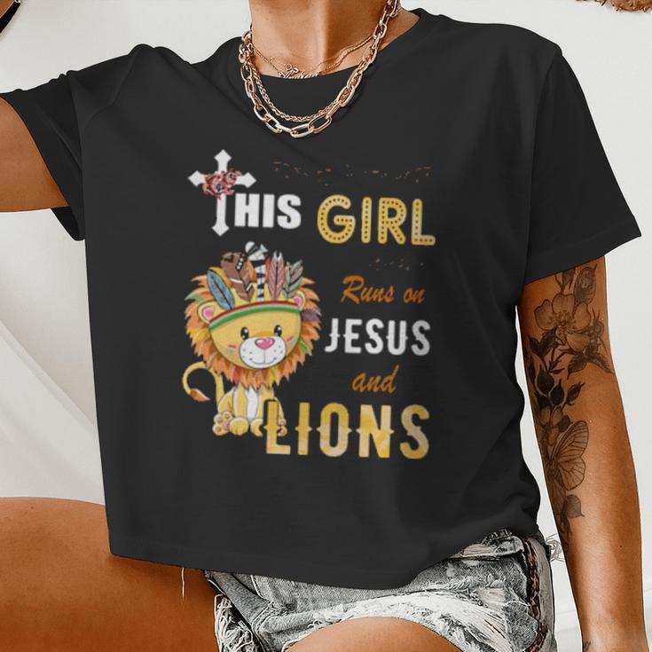 Watercolor Girl Run On Jesus And Lions Women Cropped T-shirt