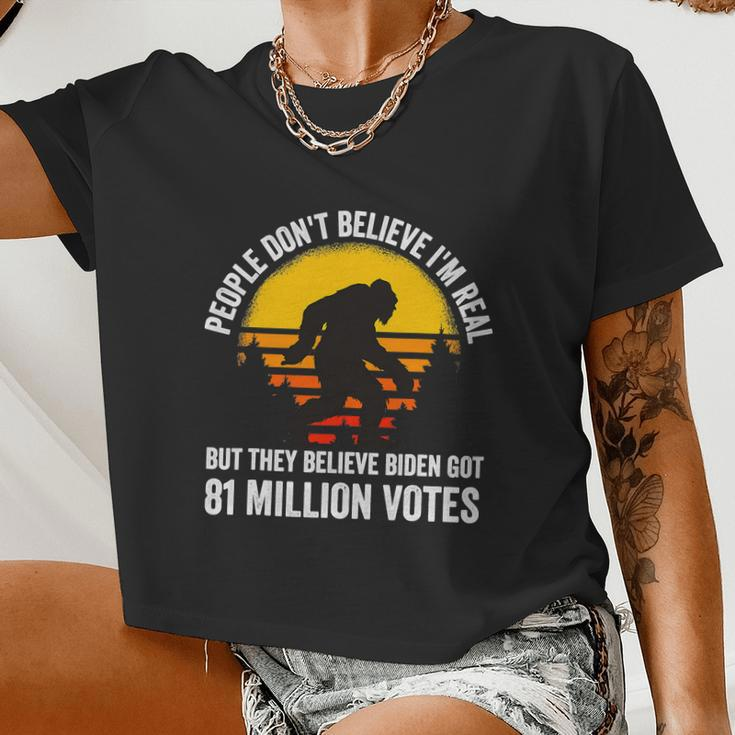 People Don't Believe I'm Real But They Believe Biden Bigfoot Vintage Women Cropped T-shirt